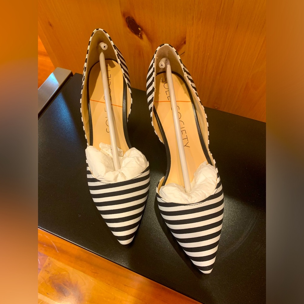 🔥NIB🔥 SOLE SOCIETY Jenn Black/White Stripe D'Orsay Heel / Size 8✨✨✨ - Picture 2 of 13